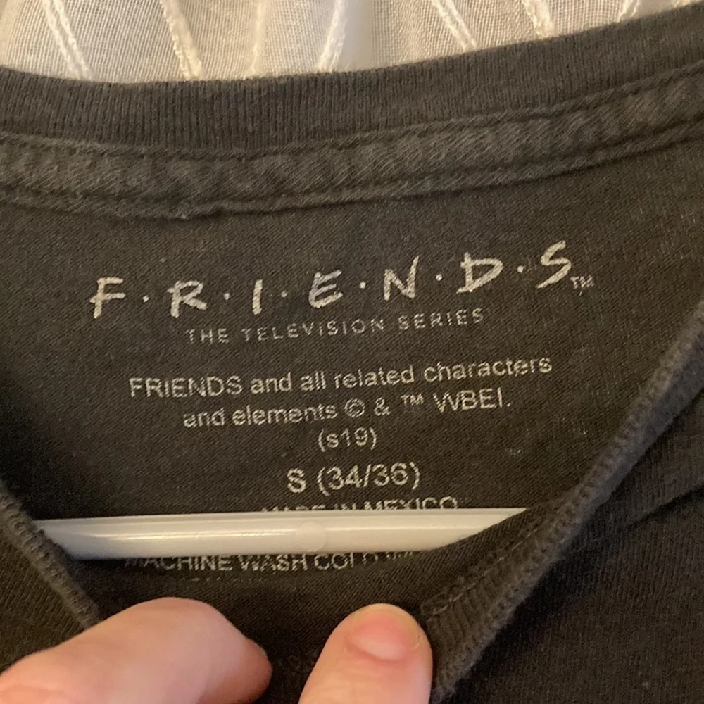 Friends t-shirt - Picture 3 of 5